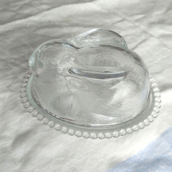Indiana Glass Co Rabbit on a Nest clear glass bowl with lid - Picture 2 of 6